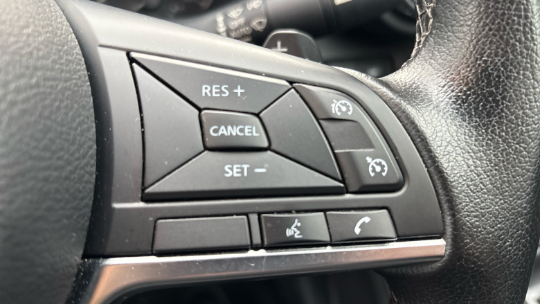 Nissan Juke 1.0 DiG-T 114 N-Connecta 5dr DCT Petrol Hatchback